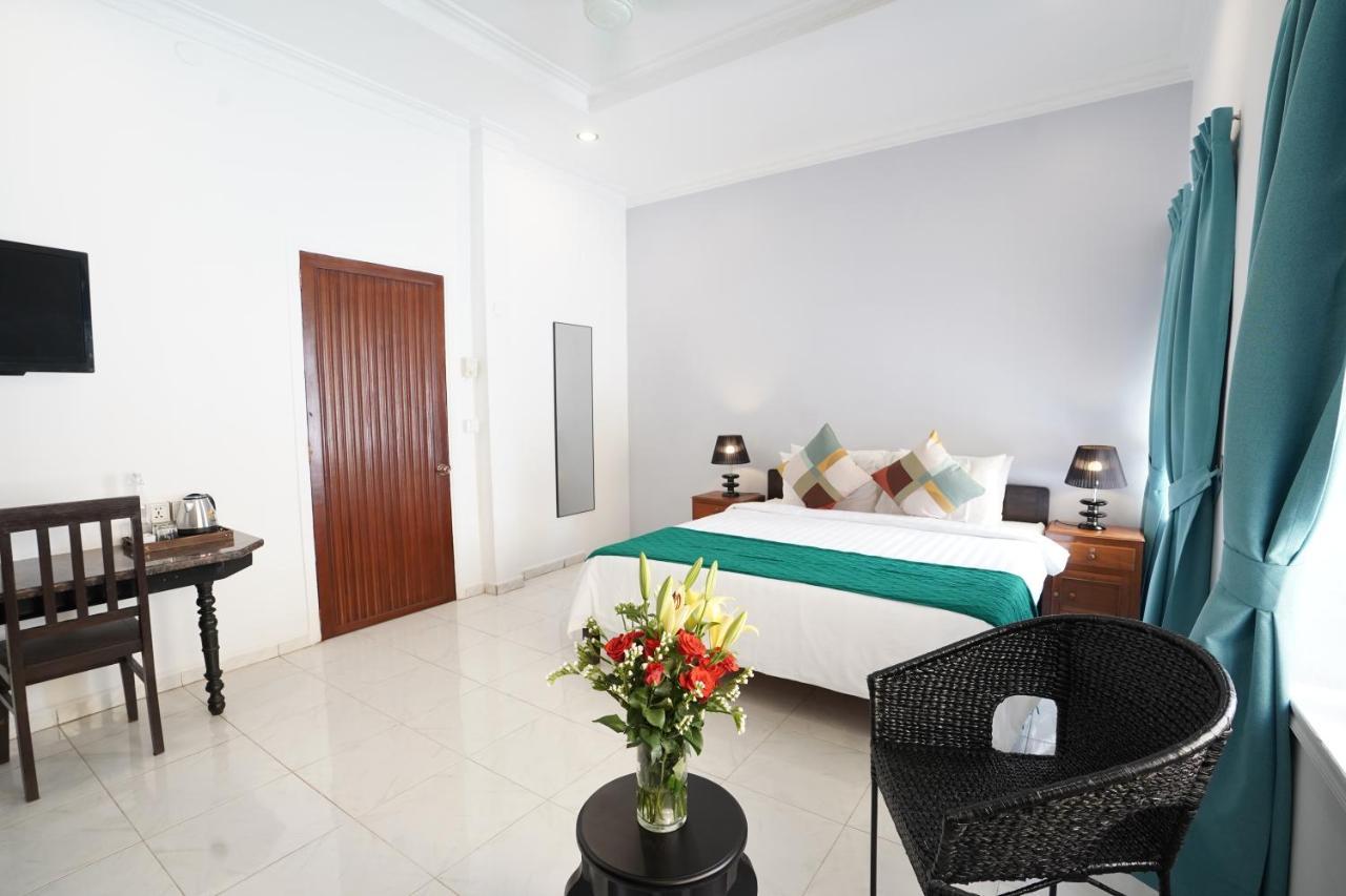 Birdcage Boutique Hotel Phnom Penh Exterior photo