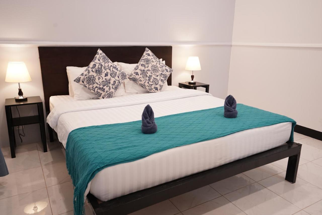 Birdcage Boutique Hotel Phnom Penh Exterior photo