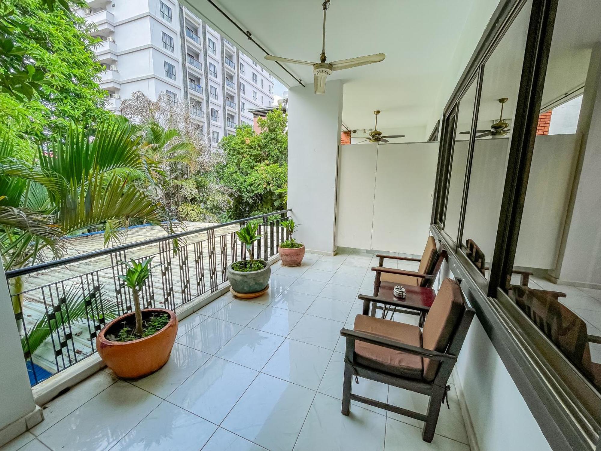 Birdcage Boutique Hotel Phnom Penh Exterior photo