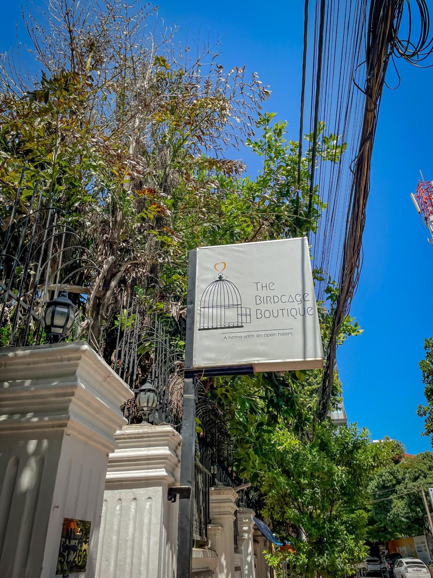Birdcage Boutique Hotel Phnom Penh Exterior photo